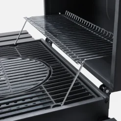 Barbecue a carbonella con copertura