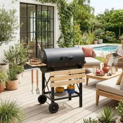 Barbecue a carbonella con affumicatore