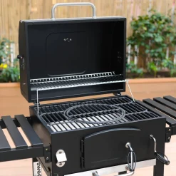 Barbecue a carbonella con affumicatore