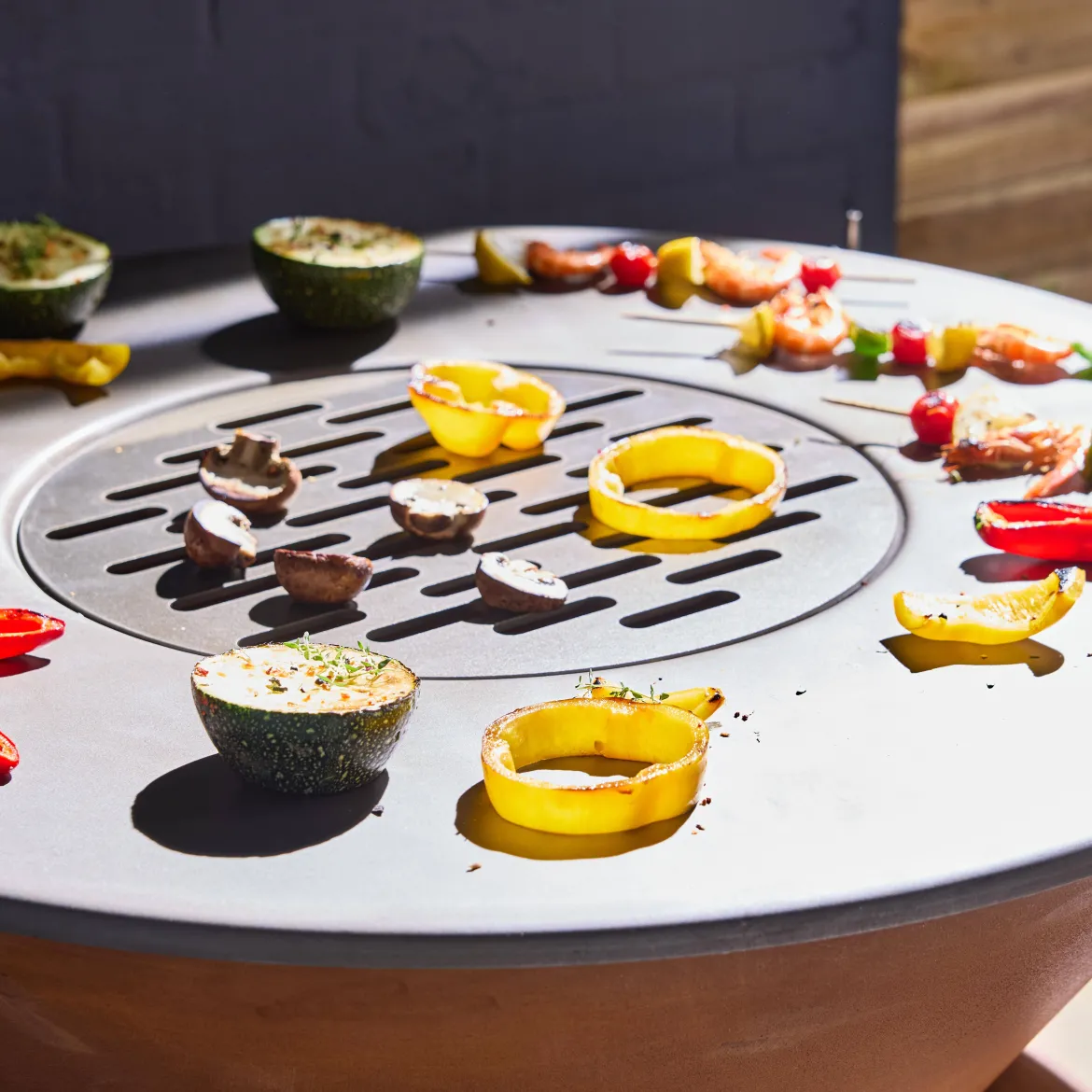 Braciere barbecue con piano di lavoro e copertura, Ø80cm