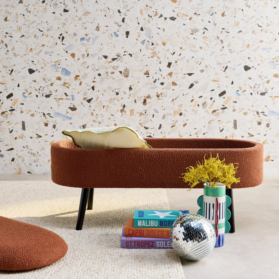 Cassapanca con rivestimento bouclé