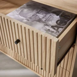Cassettiera, decoro in legno scanalato, 3 cassetti