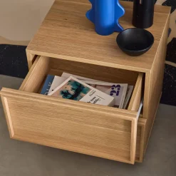 Comodino effetto legno 2 cassetti