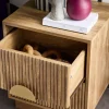 Comodino effetto legno di mango scanalato a 2 cassetti