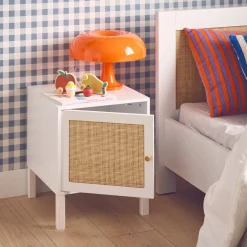Comodino per bambini in legno bianco e canna da zucchero