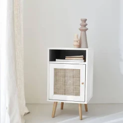 Comodino scandinavo in vimini