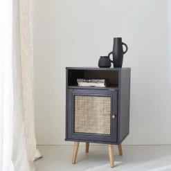 Comodino scandinavo in vimini