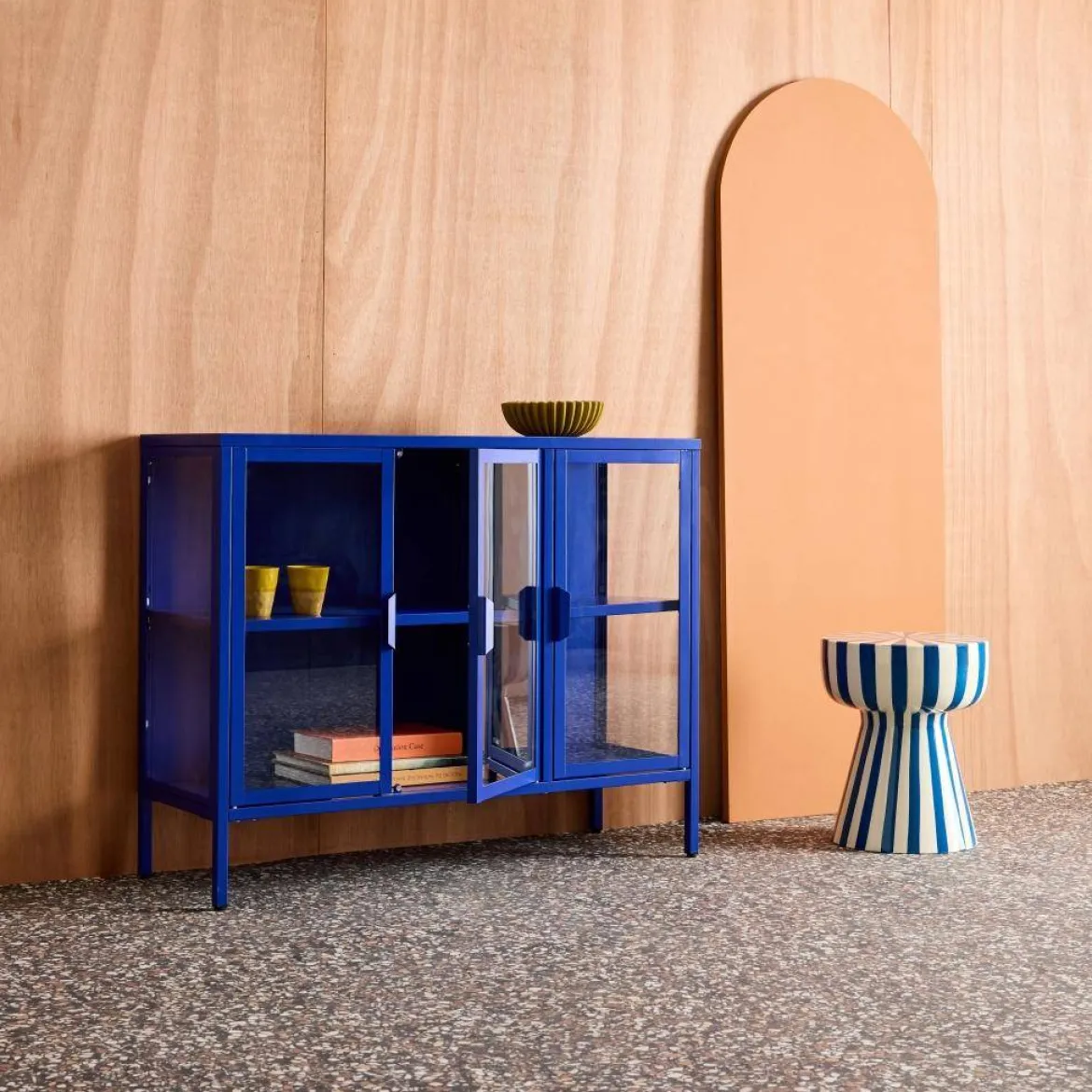 Credenza industriale in metallo e vetro temperato 3 ante, 100cm