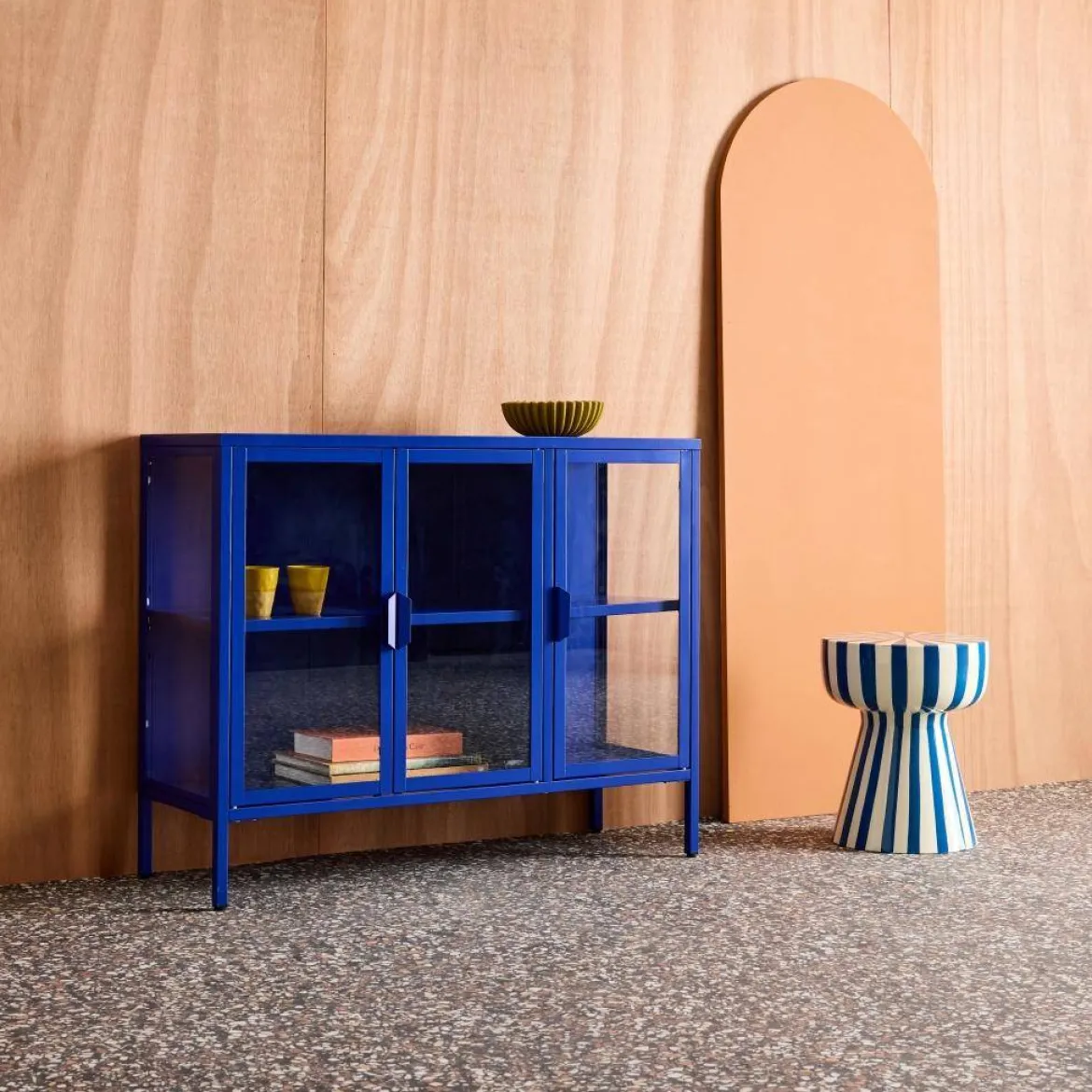Credenza industriale in metallo e vetro temperato 3 ante, 100cm