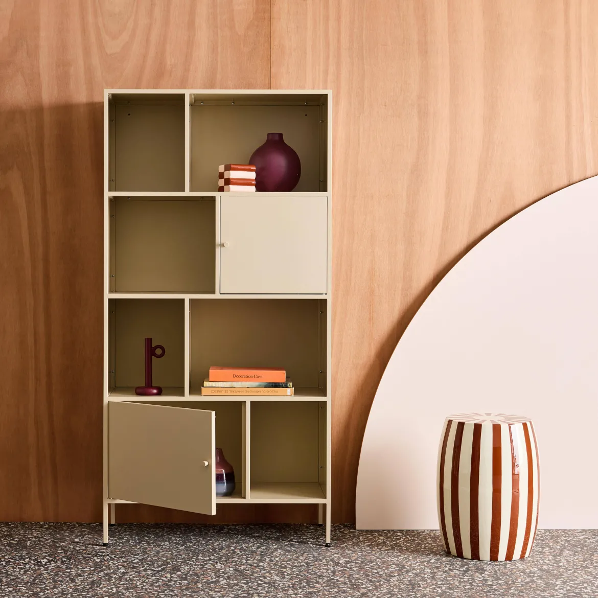 Credenza industriale in metallo con 8 scomparti