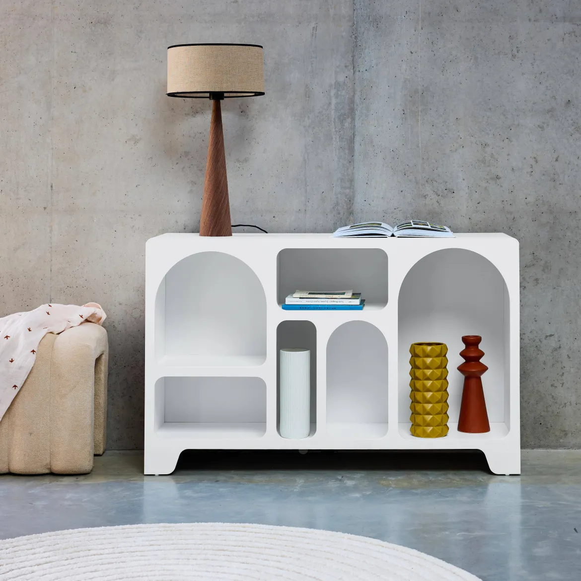 Credenza organica a 6 scomparti effetto legno, 120cm