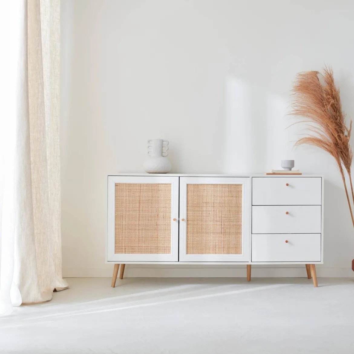 Credenza scandinava a 2 ante in canna, 150cm