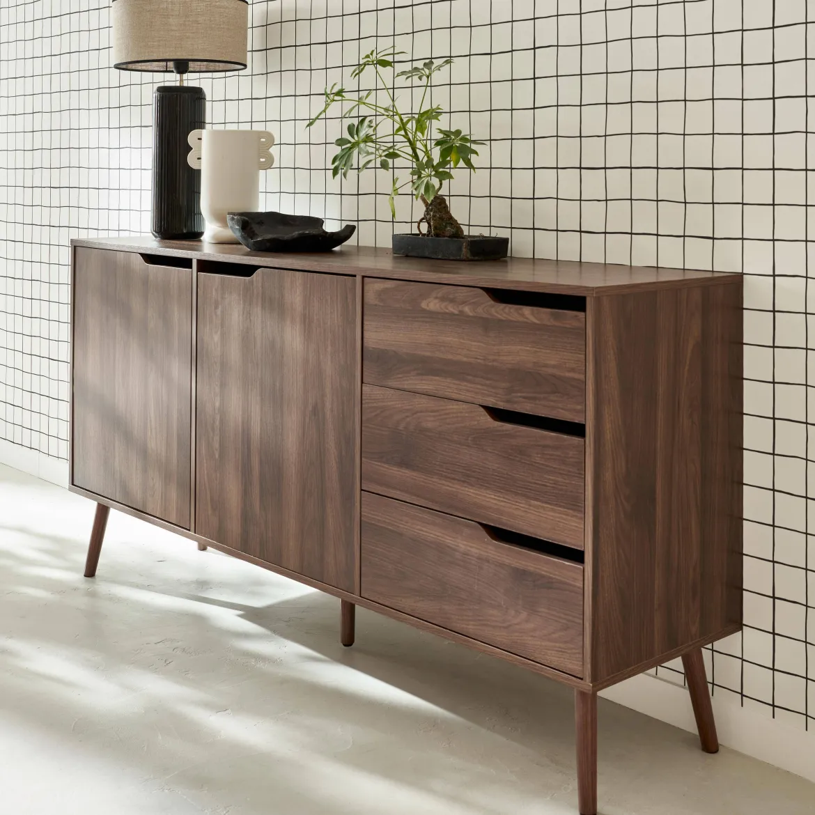 Credenza scandinava a 2 ante effetto legno di noce, 160cm