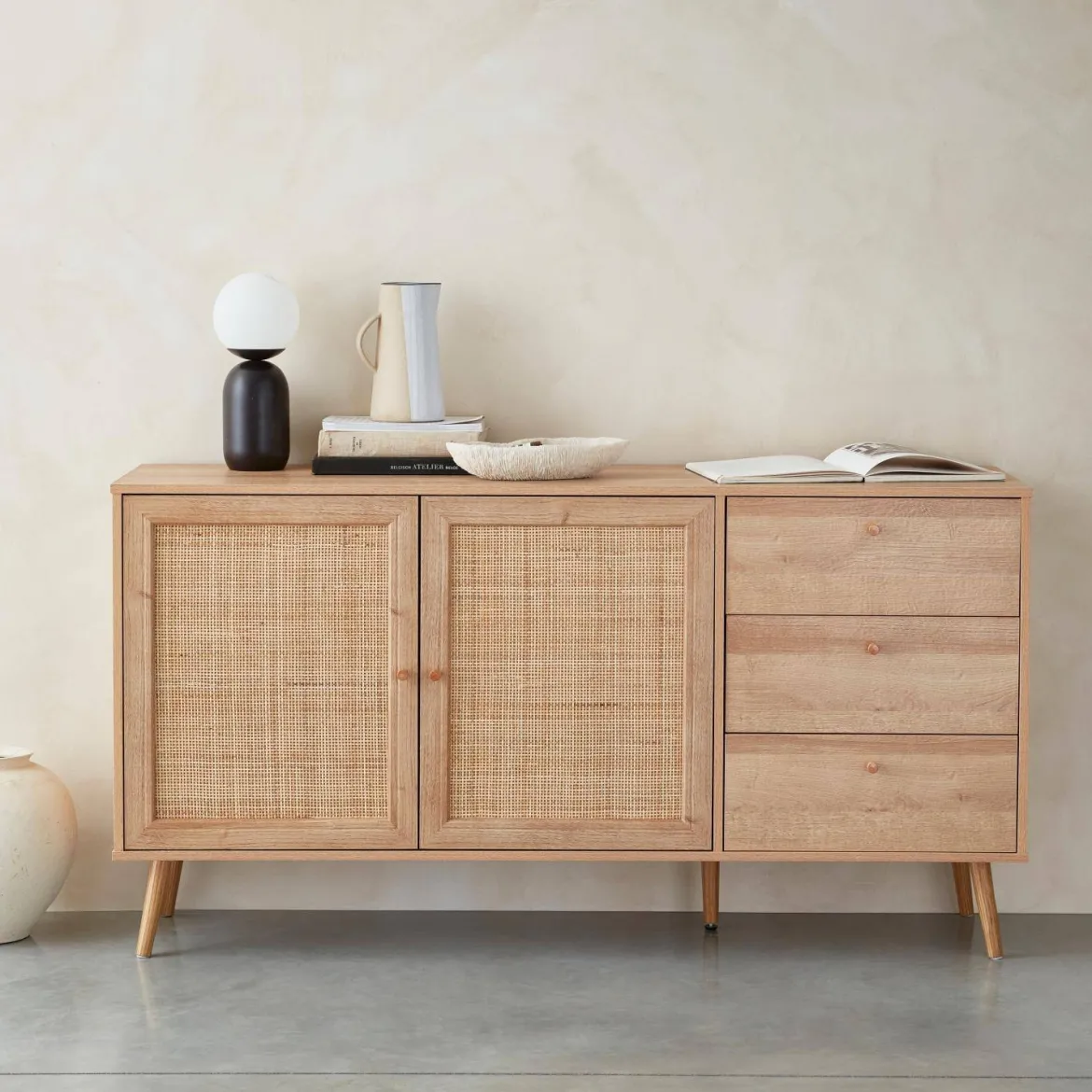 Credenza scandinava a 2 ante in canna, 150cm