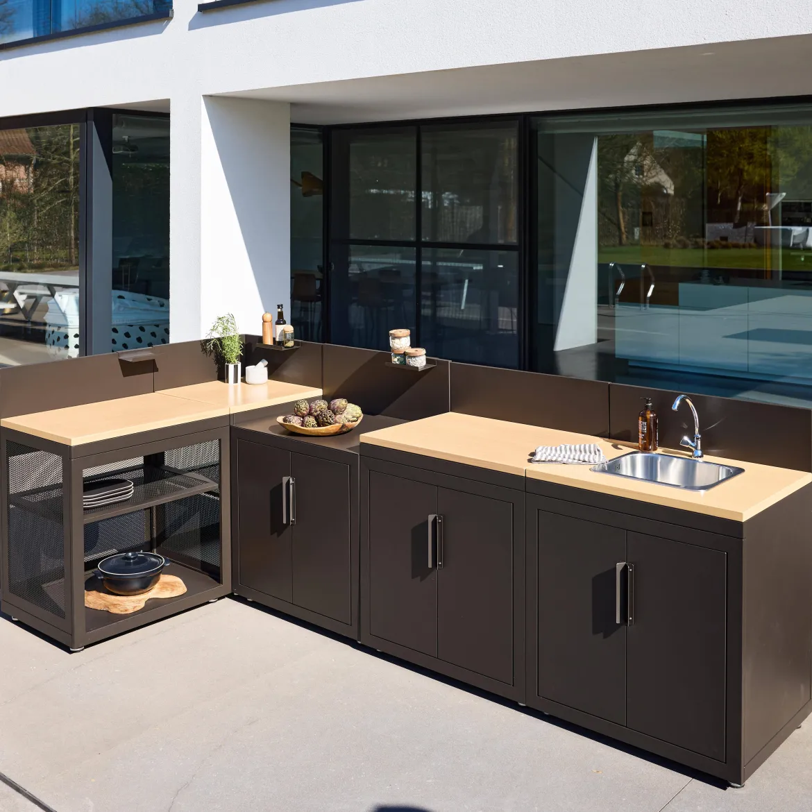 Cucina da esterno 5 moduli acciaio e decorazione in legno