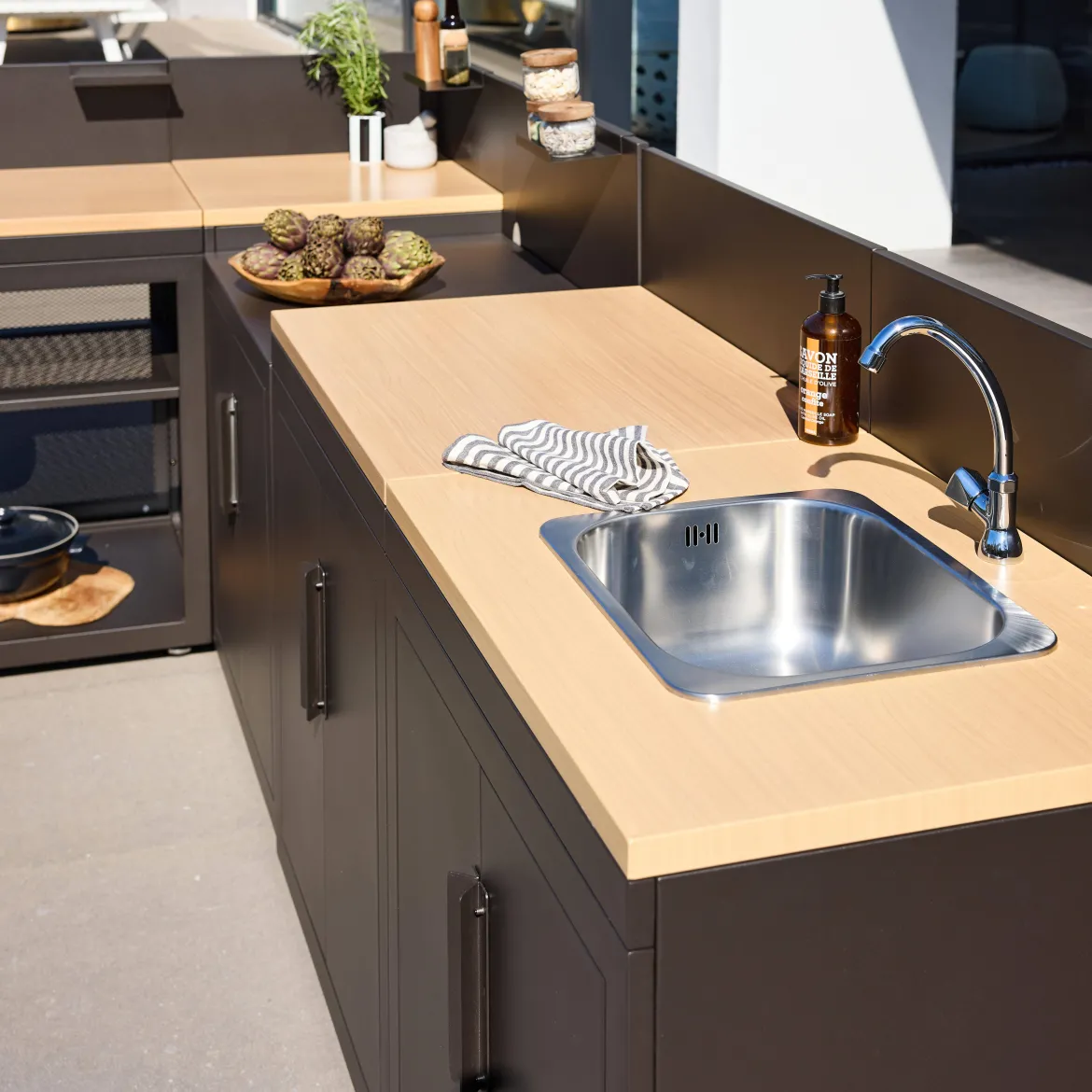 Cucina da esterno 5 moduli acciaio e decorazione in legno