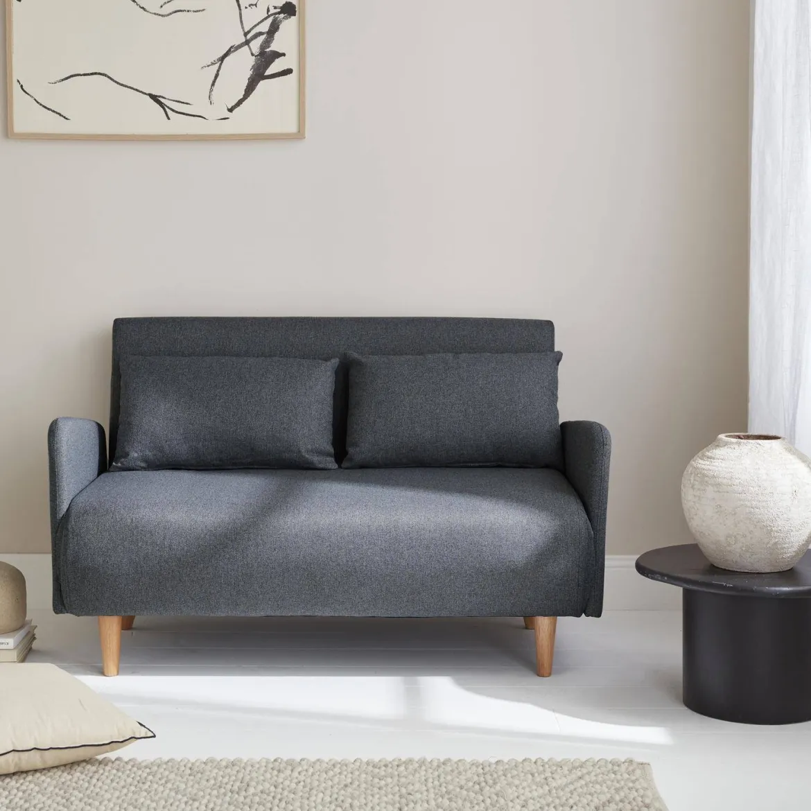 Divano letto clic-clac in tessuto con gambe in legno, 2 posti