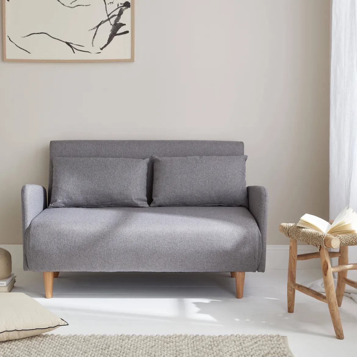 Divano letto clic-clac in tessuto con gambe in legno, 2 posti