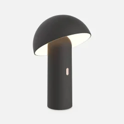Lampada da tavolo a batteria Nomadic con testa orientabile, 28cm