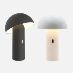 Lampada da tavolo a batteria Nomadic con testa orientabile, 28cm