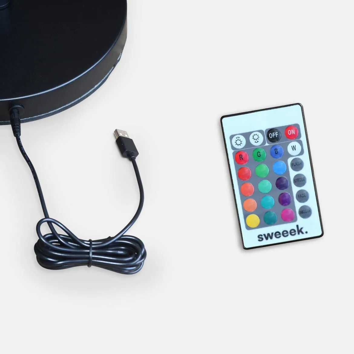 Lampada da terra colore bianco con batteria ricaricabile