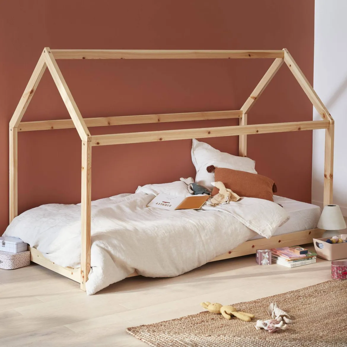 Letto a capanna per bambini in pino, compresa la rete a doghe