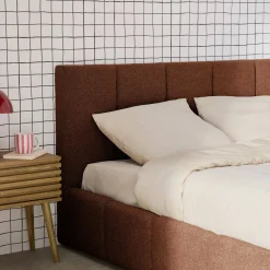 Letto contenitore con rete a doghe e testiera 160x200cm, bouclé
