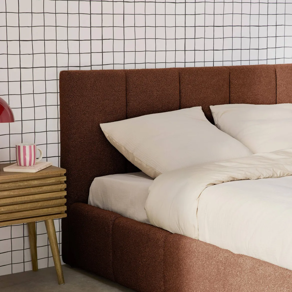 Letto contenitore con rete a doghe e testiera 160x200cm, bouclé