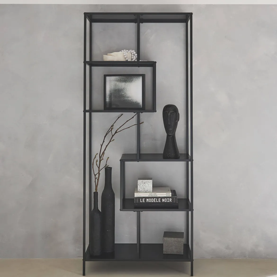 Libreria asimmetrica in metallo nero a 6 livelli