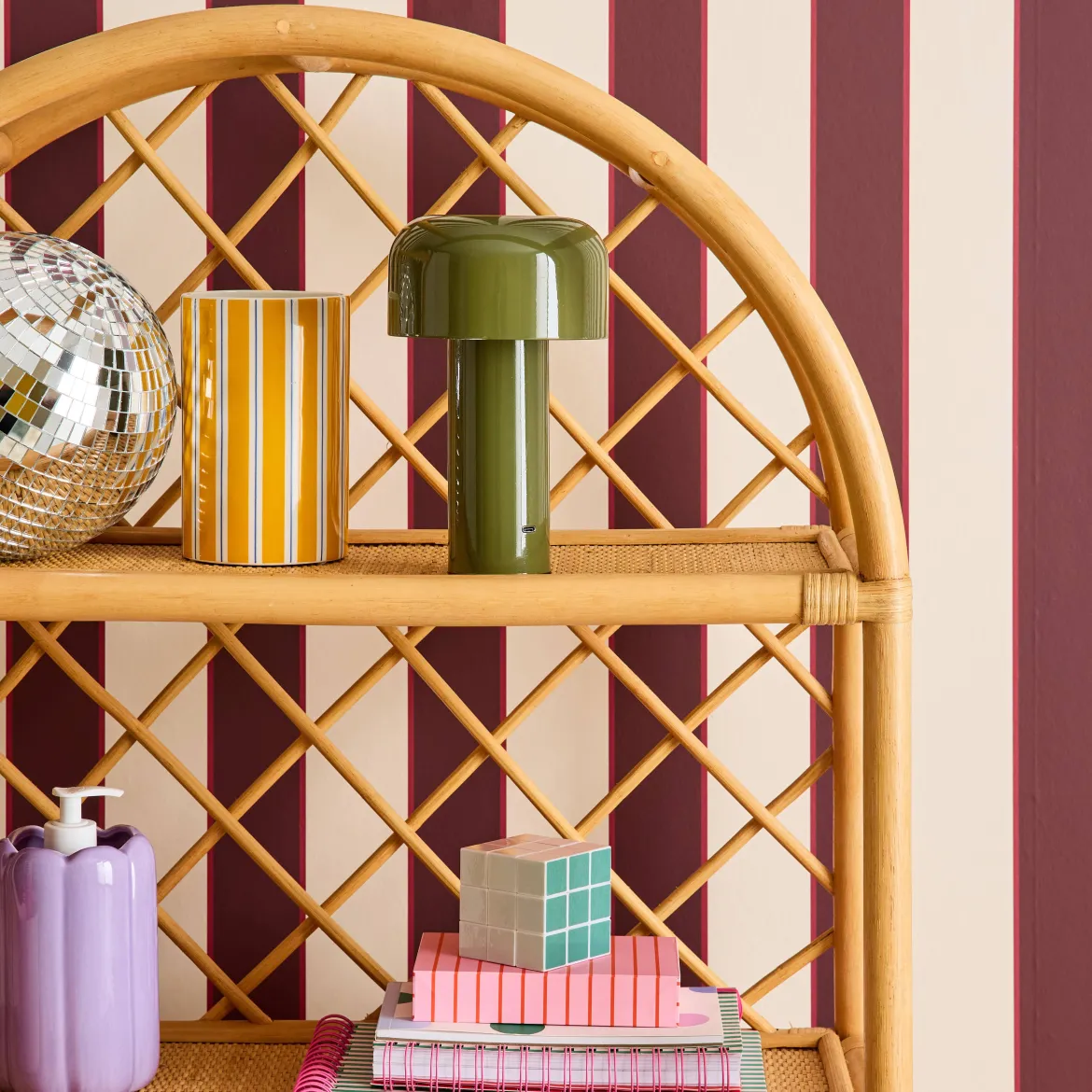 Libreria per bambini esotica in rattan naturale