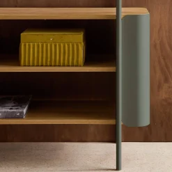 Libreria in metallo curvato e legno a 6 livelli