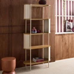 Libreria in metallo curvato e legno a 5 livelli