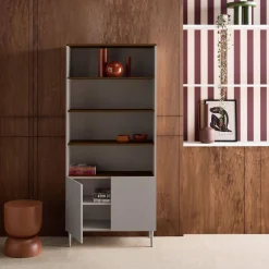 Libreria in metallo e decorazione in legno a 6 livelli