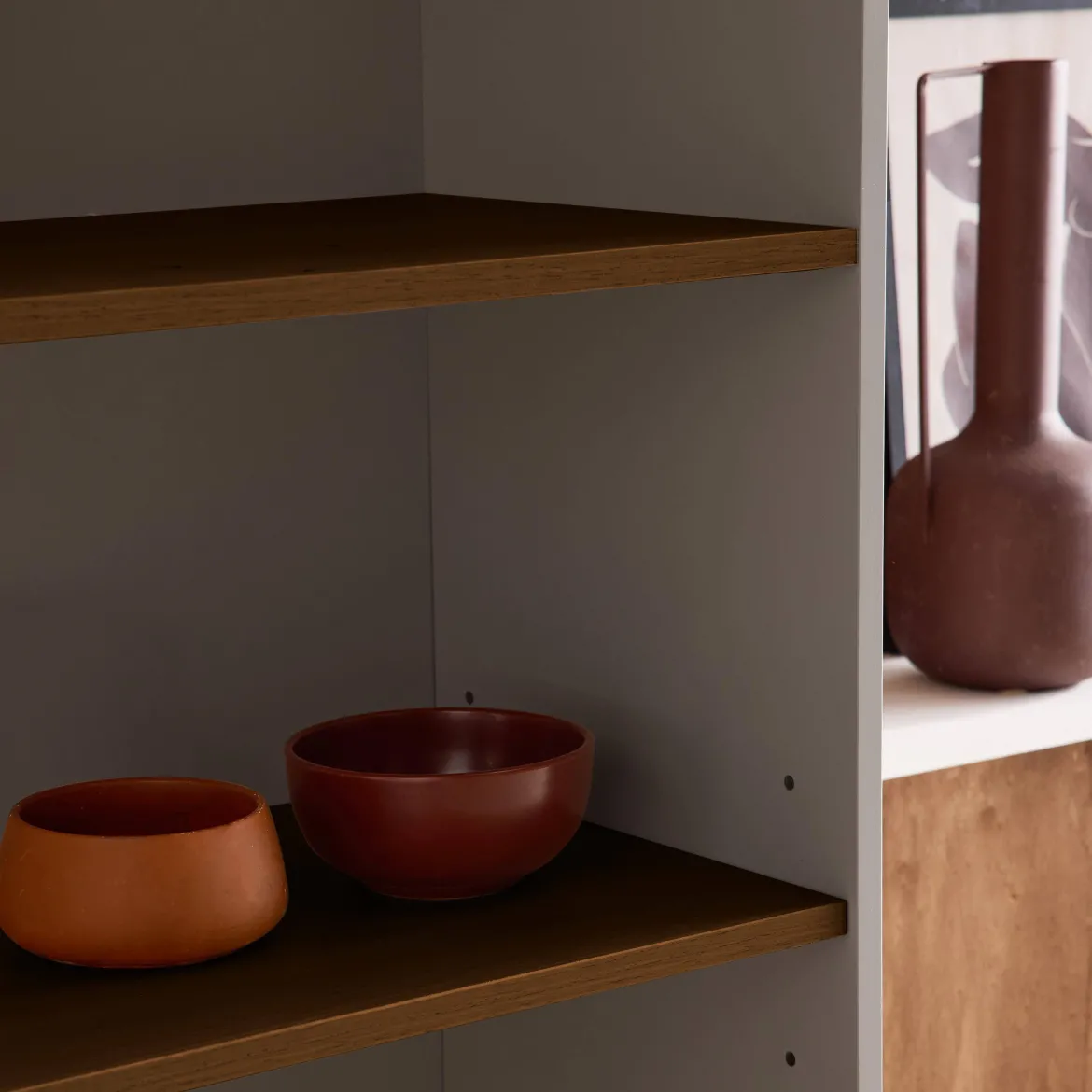 Libreria in metallo e decorazione in legno a 6 livelli