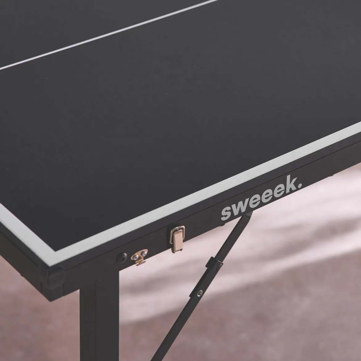 Mini tavolo da ping pong pieghevole per interni con 2 racchette e 3 palline, 150cm