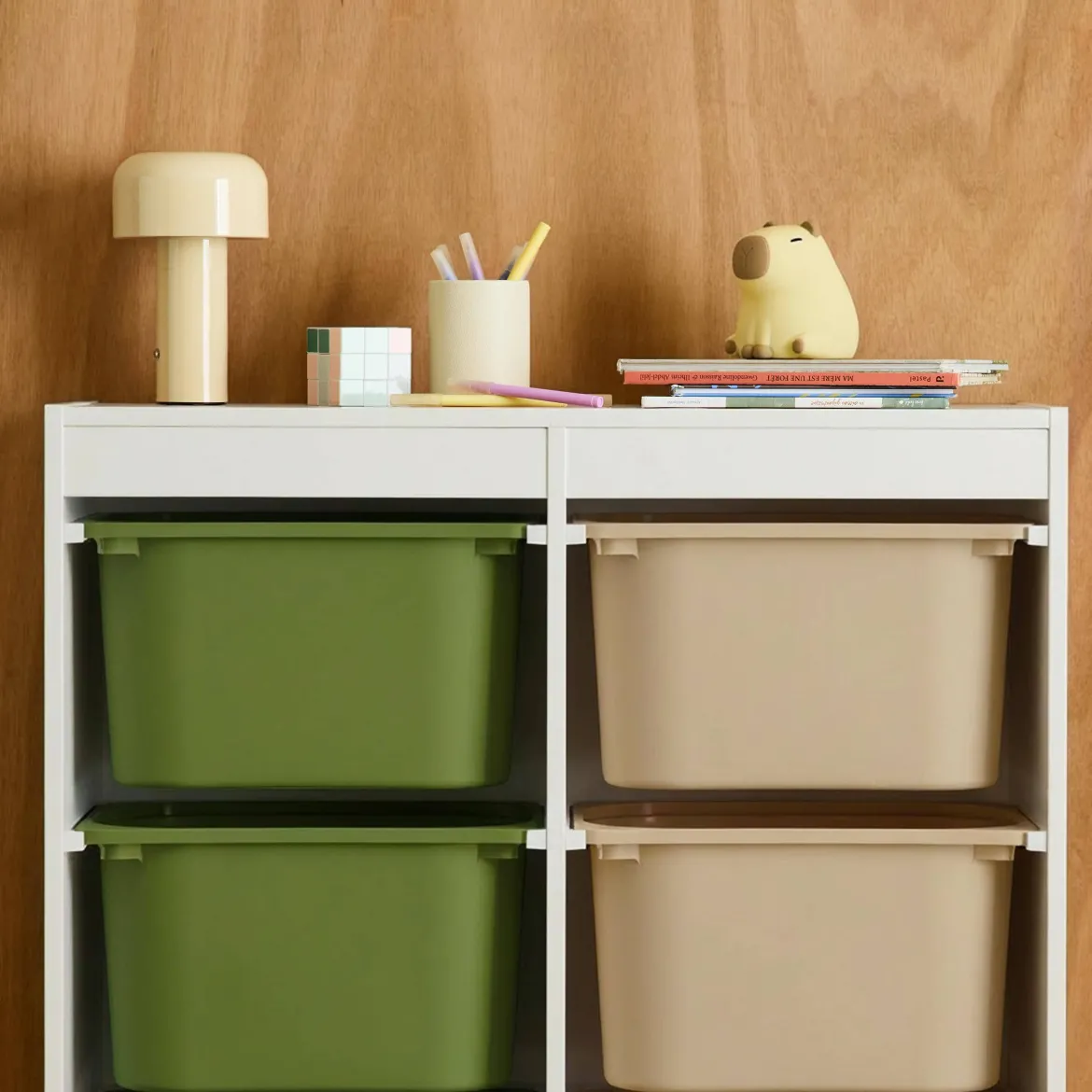 Mobile per bambini con 6 scatole colorate