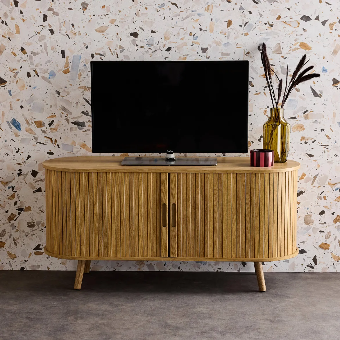 Mobile TV scandinavo con 2 ante scorrevoli, 120cm