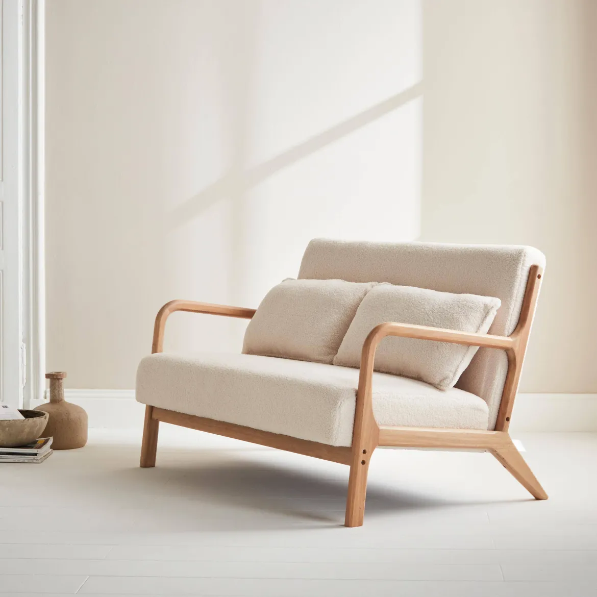 Panca stile scandinavo in legno e bouclé, 2 posti