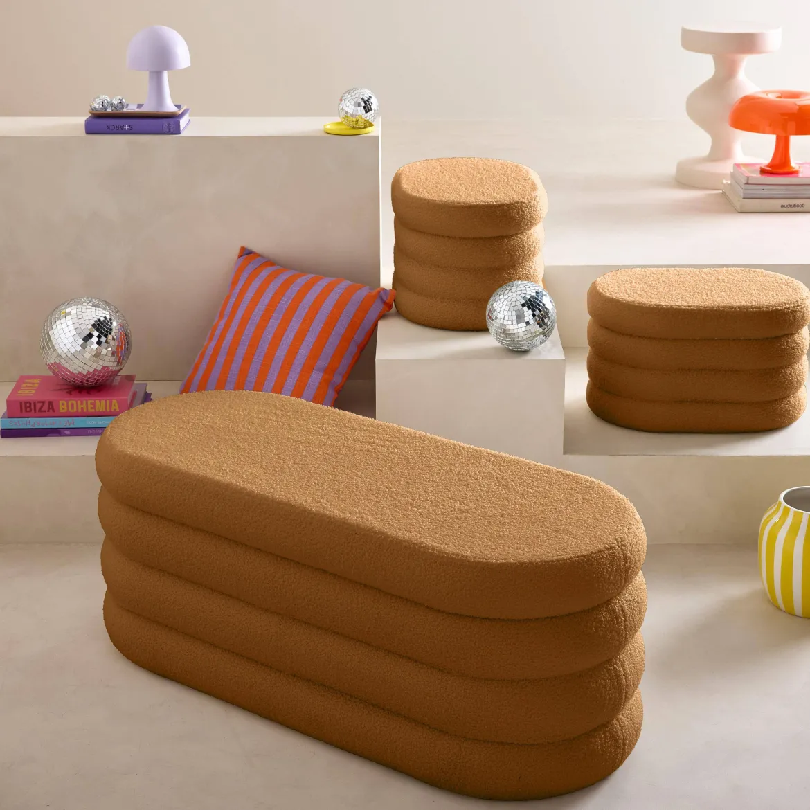 Panca contenitore con 2 pouf contenitori bouclé