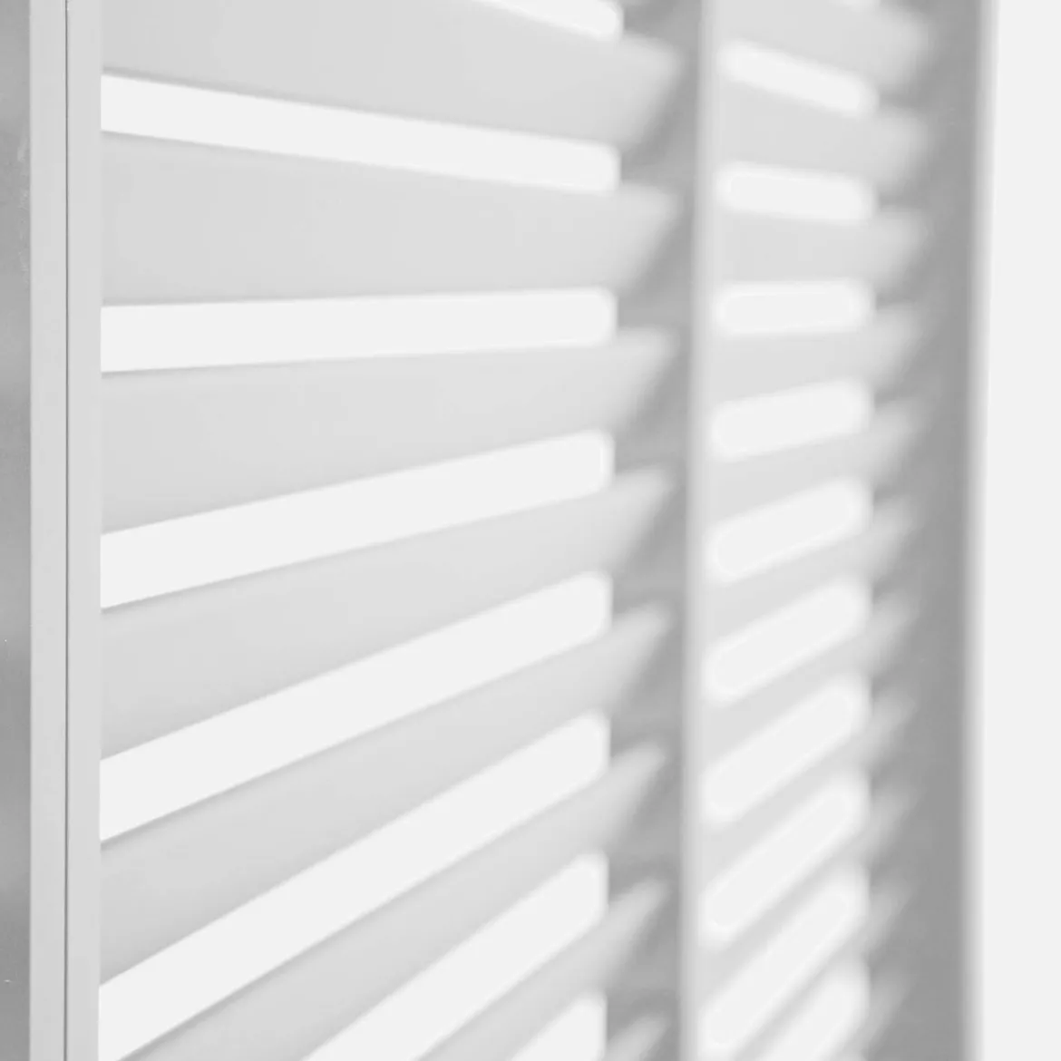 Pergola bioclimatica 3x3m in alluminio con lamelle orientabili V2 + 3 persiane