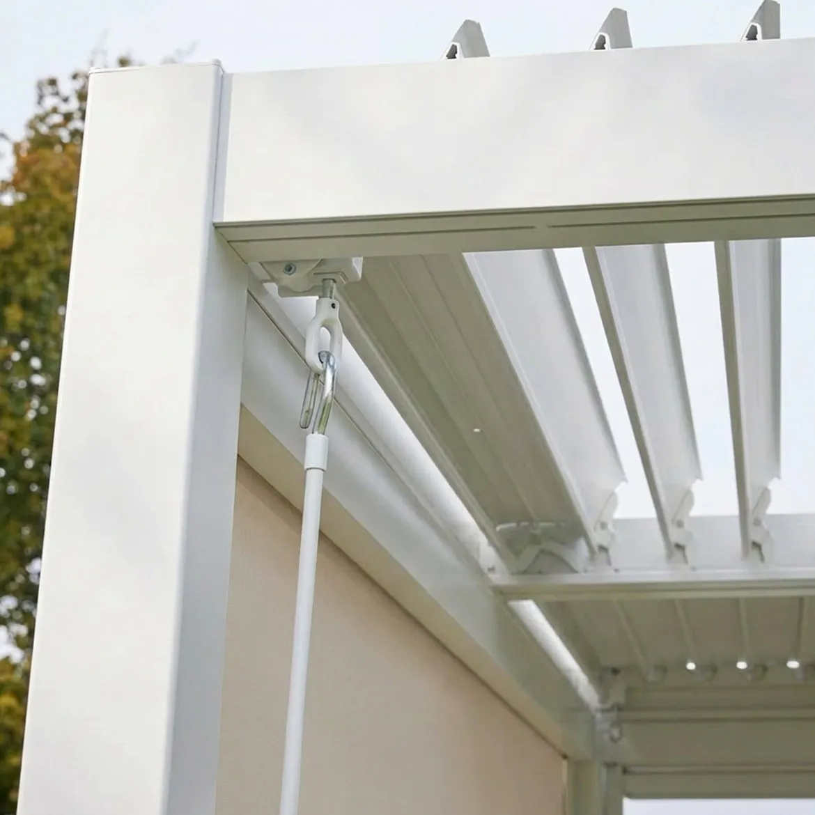 Pergola bioclimatica 3x4m in alluminio e acciaio, lamelle orientabili