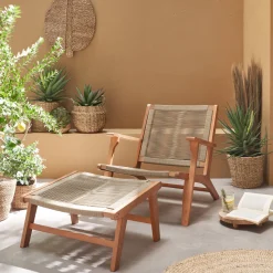 Poltrona da giardino in legno e corda con poggiapiedi