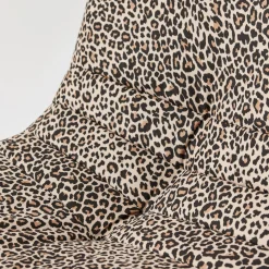 Poltrona in tessuto leopardato