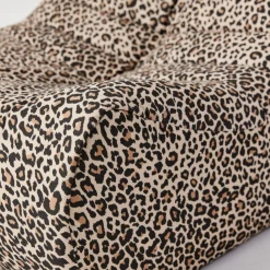 Poltrona in tessuto leopardato