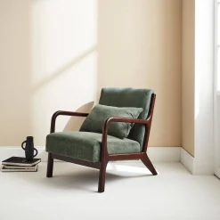 Poltrona scandinava in legno di hevea tinto wengé e velluto a coste fino