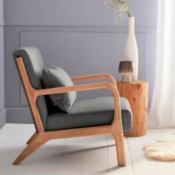Poltrona scandinava in legno e tessuto con braccioli