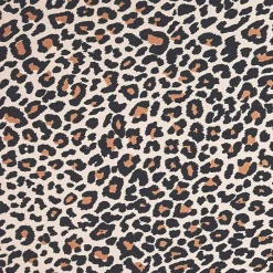 Poltrona scandinava in legno di hevea e stampa leopardo