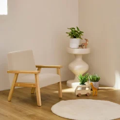 Poltrona scandinava per bambini in velluto a coste e legno di hevea