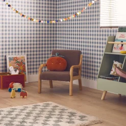 Poltrona scandinava per bambini in tessuto bouclé e legno