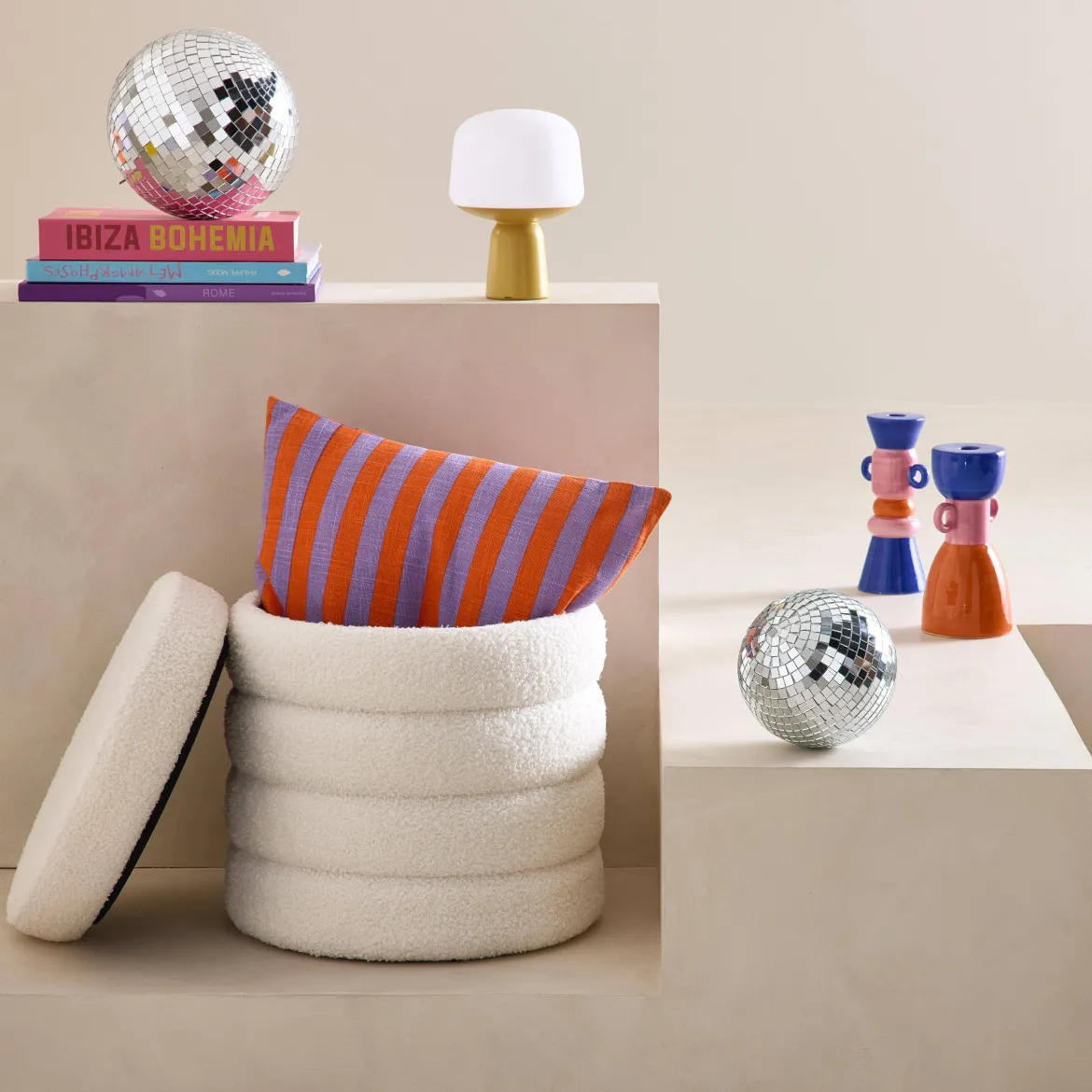Pouf contenitore in bouclé